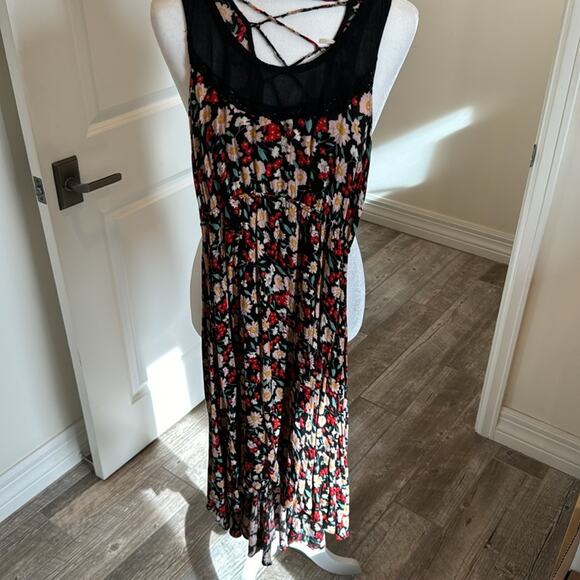 Kimchi Blue Backless Dress - Size XS - Picture 4 of 7